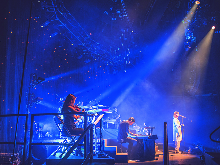 For Foxes’ UK tour, Show Designer Cate Carter from Bryte Design with touring LD, Jake Vernum created a look that was moody, dramatic and magical.