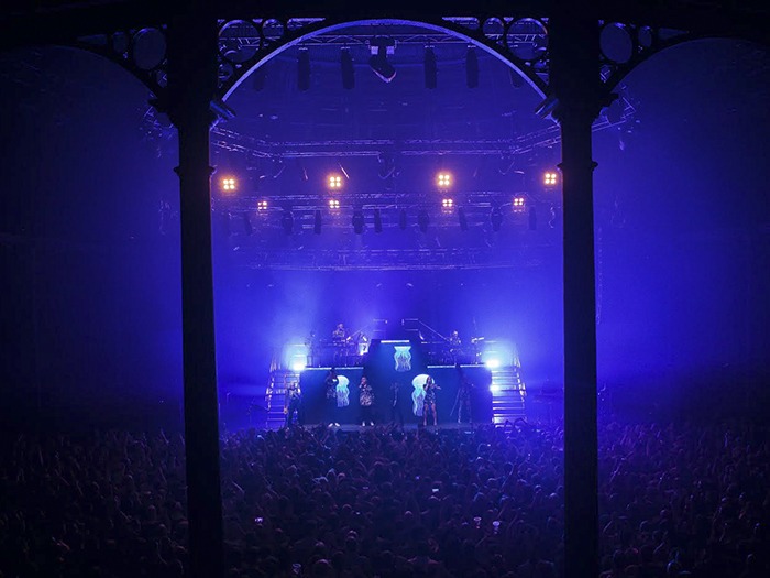 Responsive Visual Design for Clean Bandit by Really Creative Media