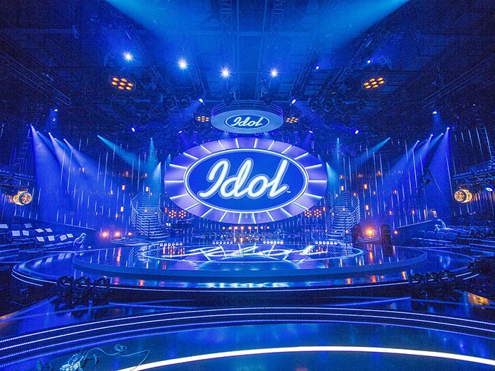 Robe Pops It Up for Polish Idol