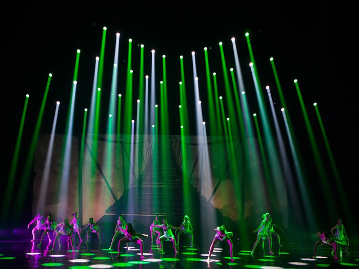 Robe WOWS the Crowds