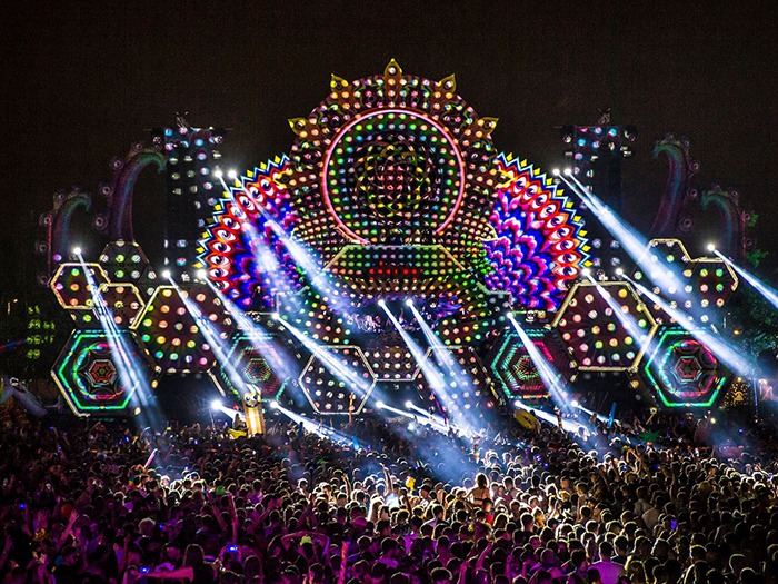 CPL Takes to elrow Town