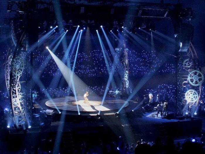 Theo Cox Designs Spectacular Arena Tour for Yumi Matsutoya