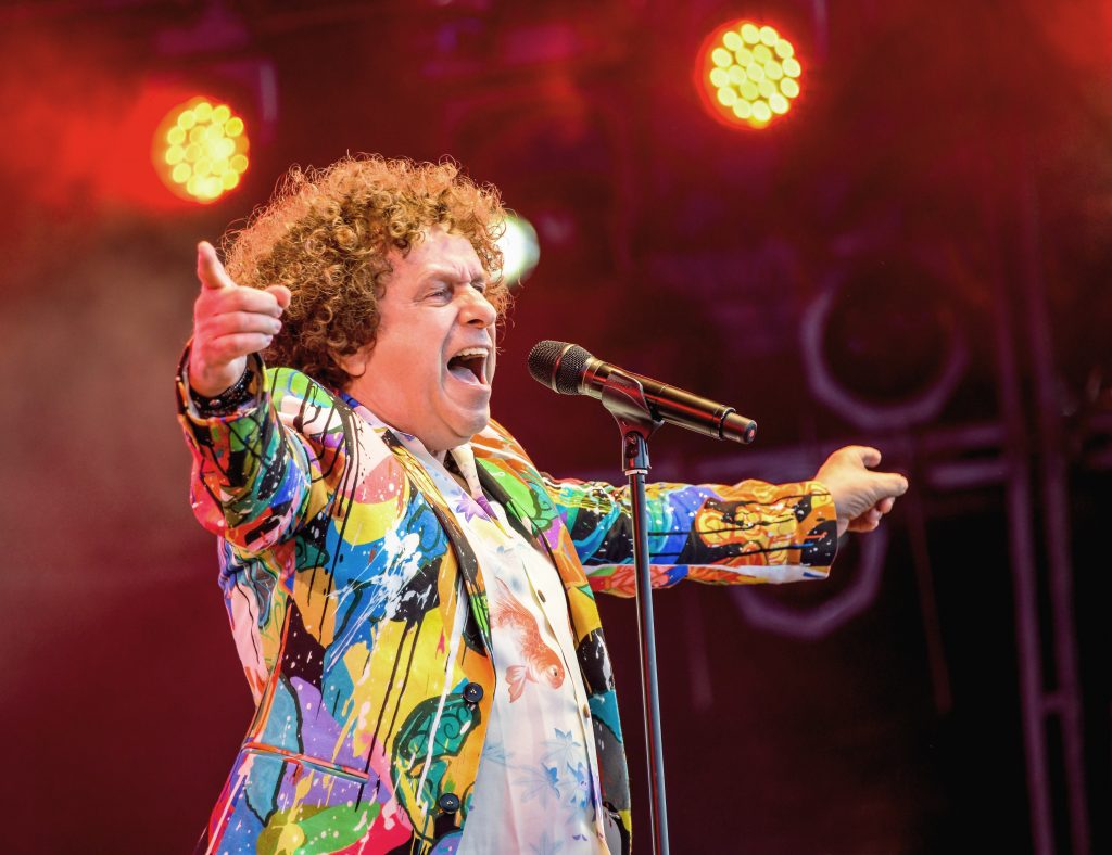 Leo Sayer Switches to a DPA d:facto Vocal Microphone
