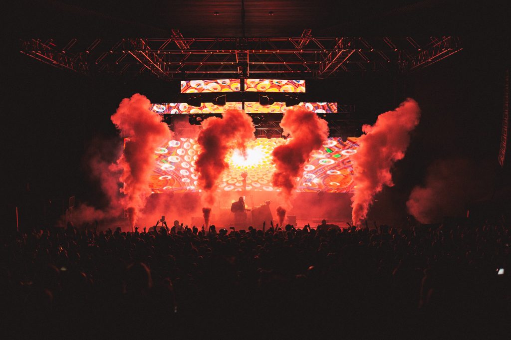 VuePix Immerses into a Flow State for Tash Sultana