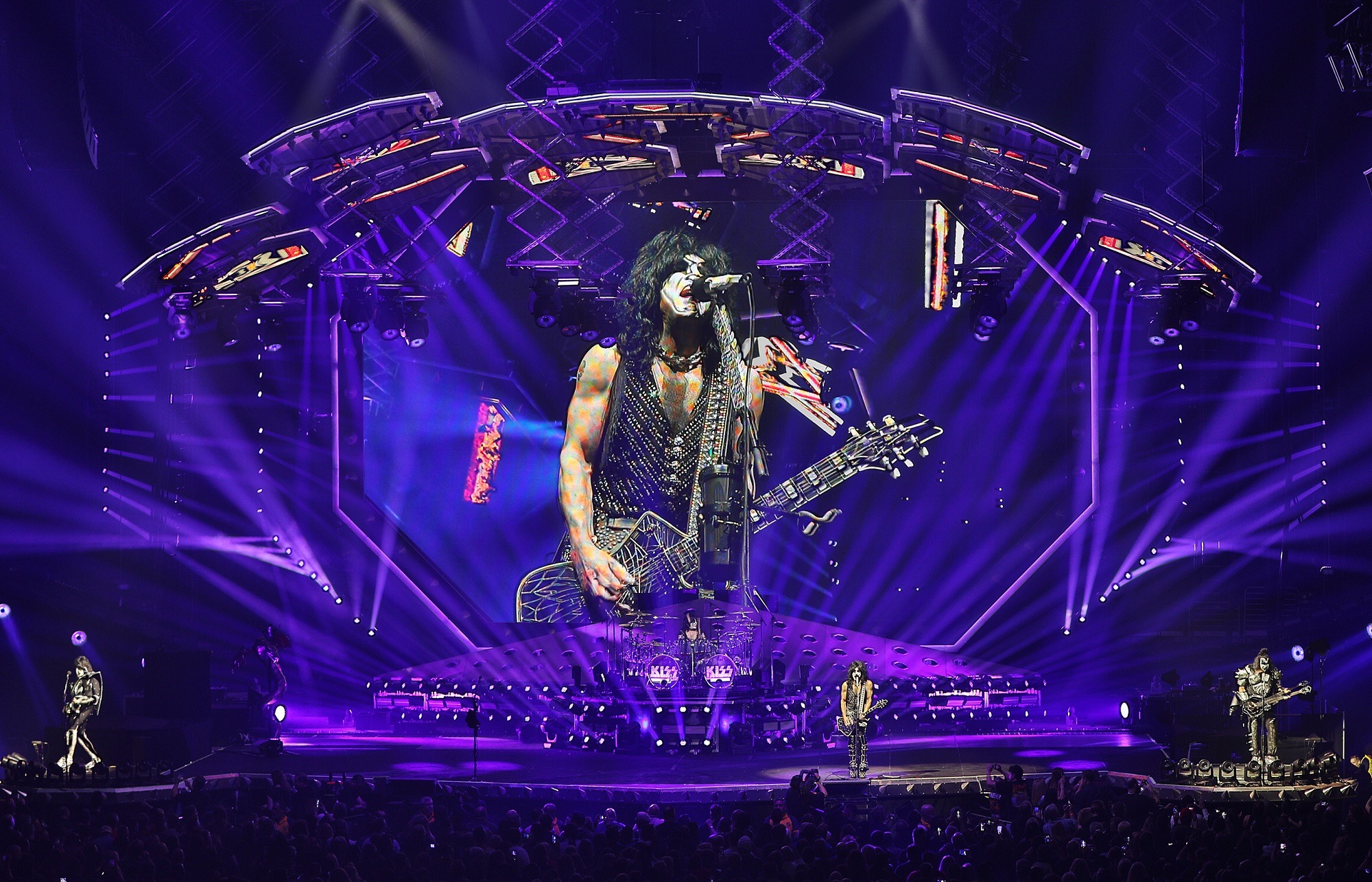 Elation DARTZ for KISS “End of the Road” World Tour — TPi