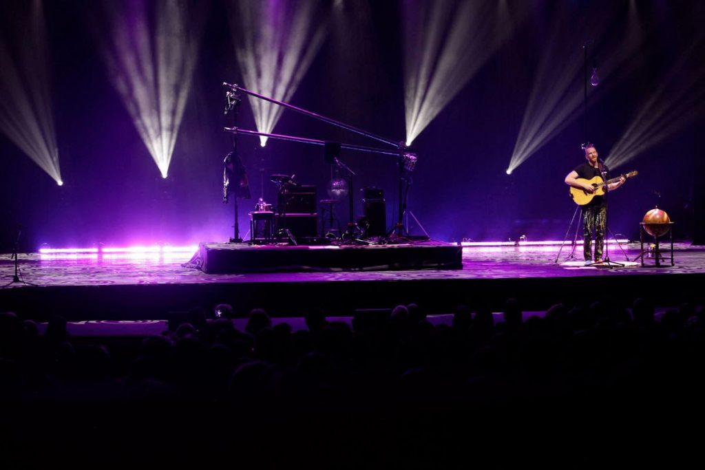 New Martin ERA 300 Profiles on tour with Newton Faulkner