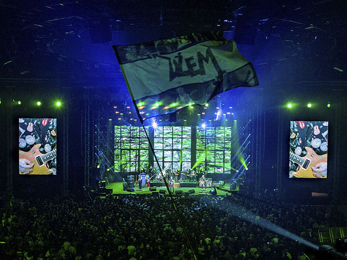 Robe Helps Dżem Celebrates 40 Glorious Years