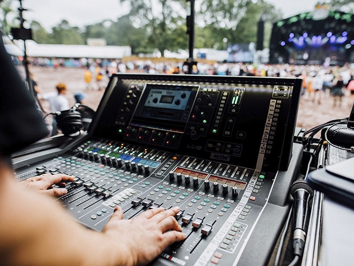 Allen Heath Supports Don Broco Tpi