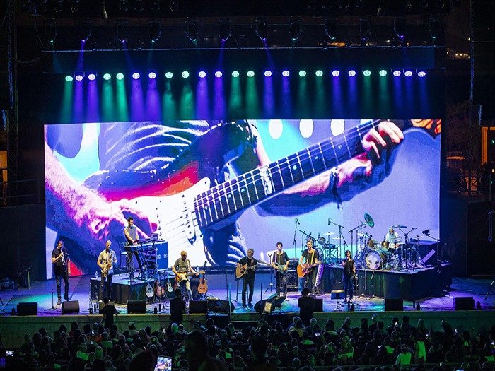 Putting the Robe Art into Shlomo Artzi Putting the Robe Art into Shlomo Artzi