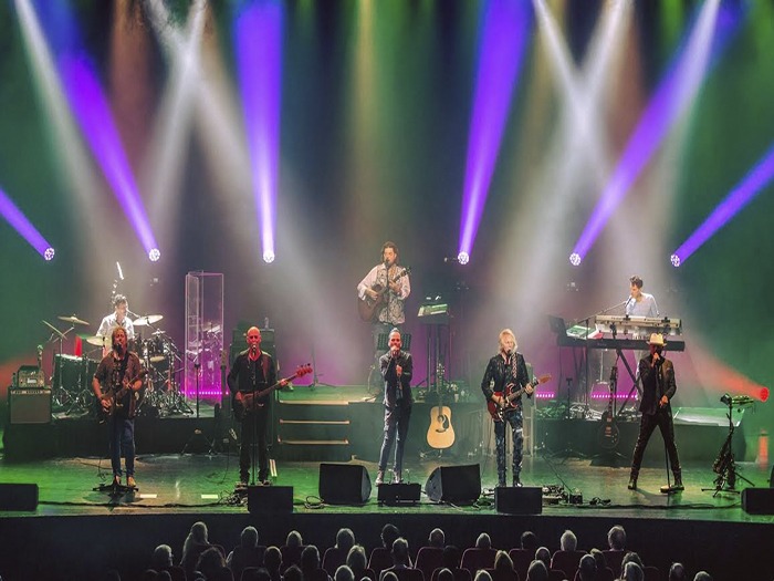 Martin Thomas uses CHAUVET for The Alan Parsons Project