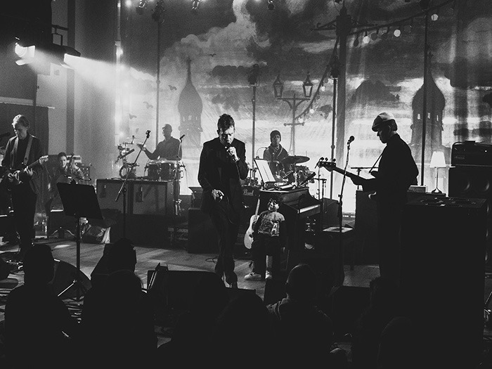 A Year on the Road with The Good, The Bad & The Queen,