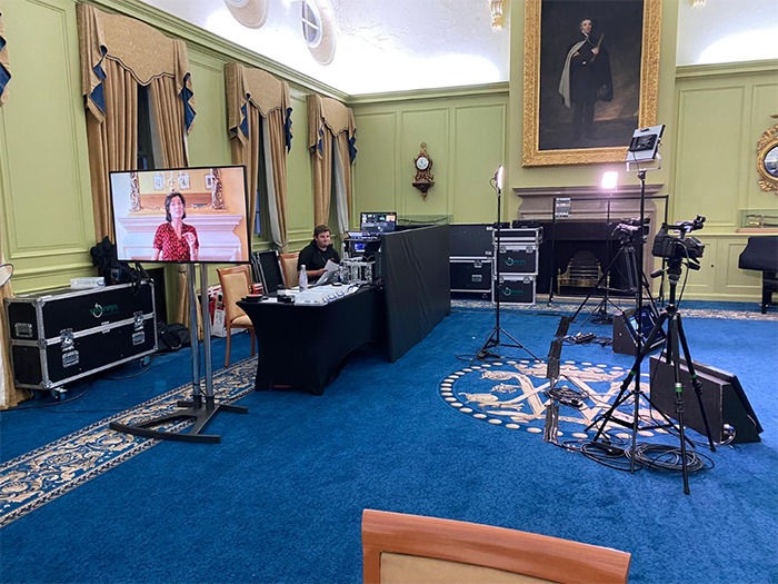 Visions and Dobson Introduce Hybrid Presentation Service