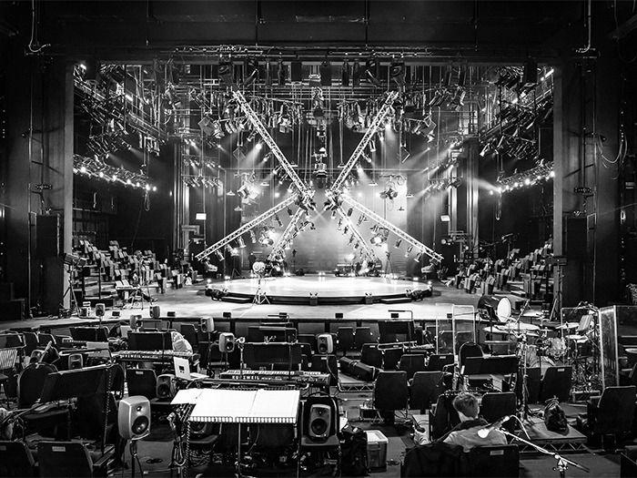 GLP Illuminates Curve Theatre’s Sunset Boulevard Livestream