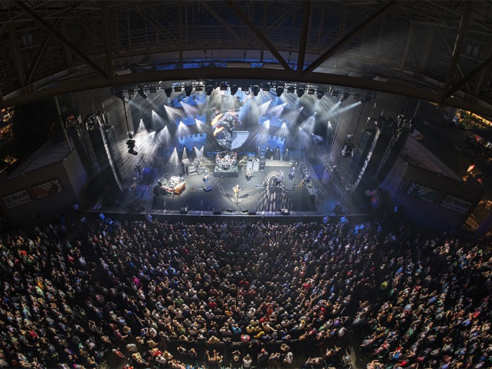 Dave Matthews Band Hits the Road with Meyer Sound LYON