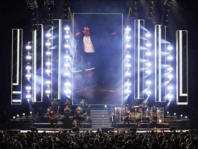Marc Anthony harnesses VL10 BEAMWASH luminaires. Photo by Todd Kaplan