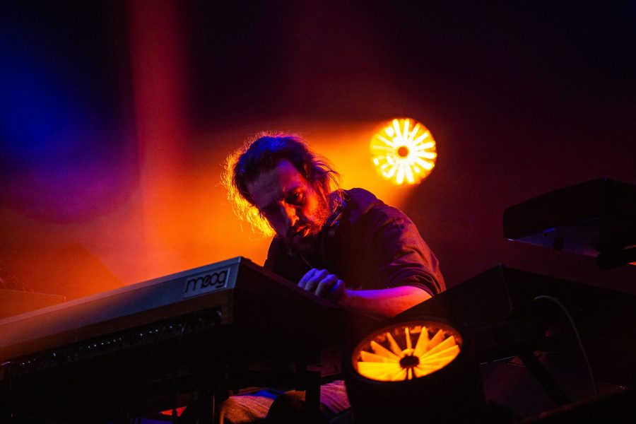 Vari-Lite WASH luminaires add on-camera effects for Niels Broos