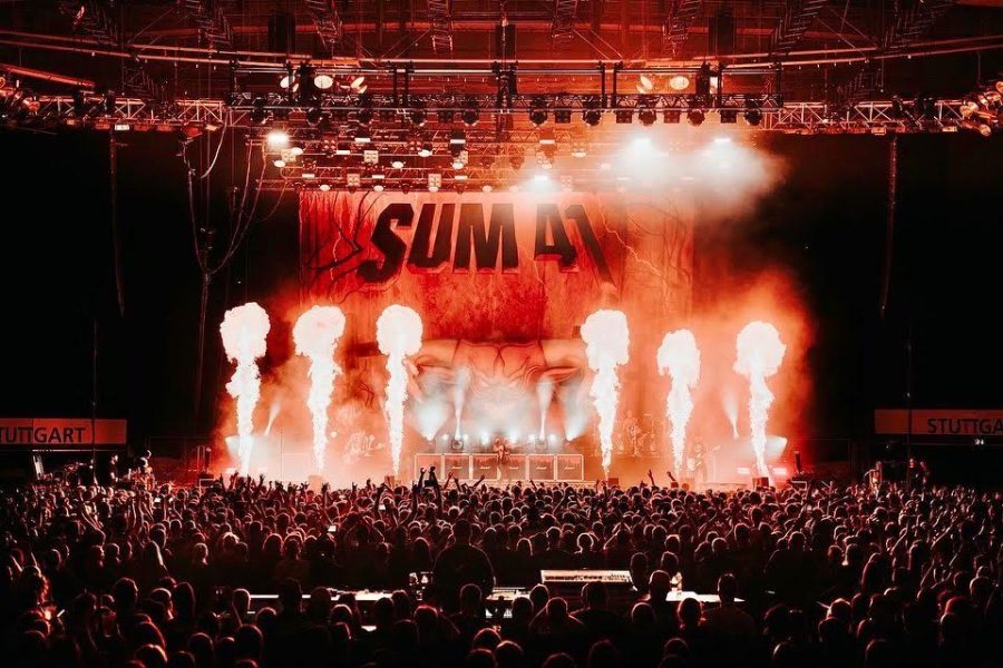 David Summers harnesses CSE’s CHAUVET for Sum 41’s European Tour
