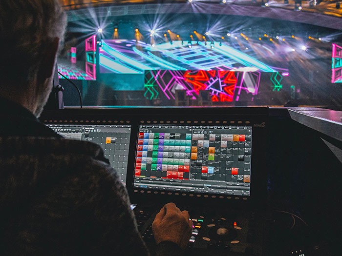 Stonex announced as key distributor for Hog 4 consoles in Spain