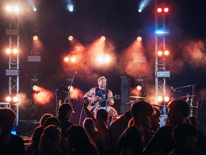 ADJ fixtures shine for Welsh SV Arena festival