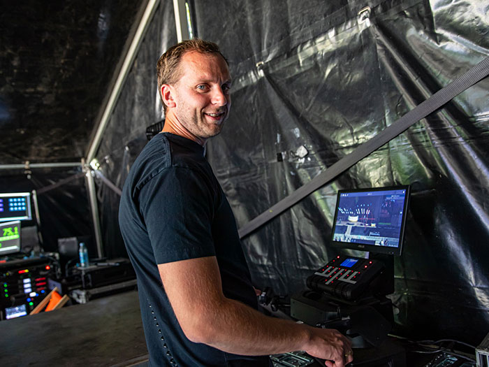 Allround Lyd & Lys invests in Robe iFORTE LTX Follow Spots