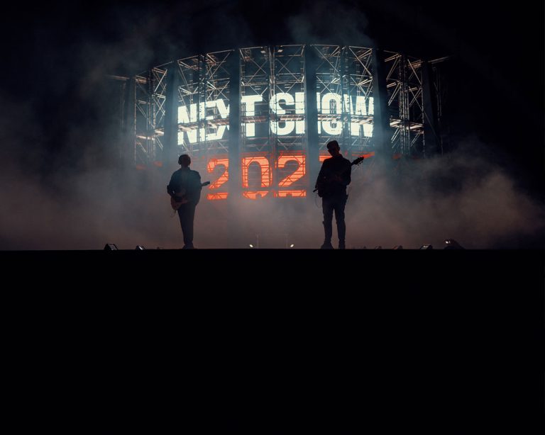 Hippotizer powers real-time IMAG effects for Lilas ir Innomine