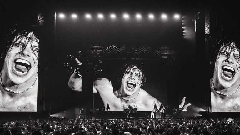Behind the scenes of YUNGBLUD’s IDOLS – THE WORLD TOUR